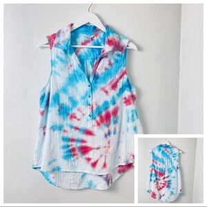 Time and True Fade Top. Multi Color.  Sz L